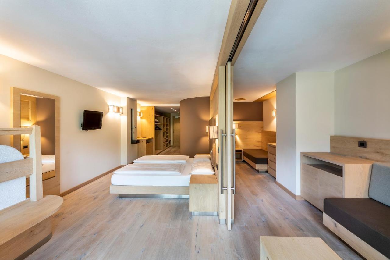 Design & Suite Hotel Ciarnadoi Vigo di Fassa Ngoại thất bức ảnh