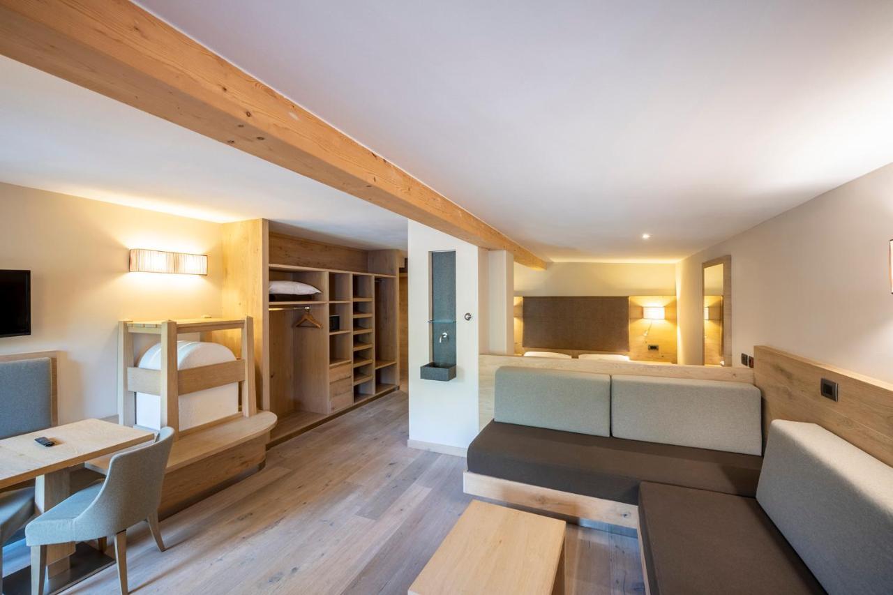 Design & Suite Hotel Ciarnadoi Vigo di Fassa Ngoại thất bức ảnh
