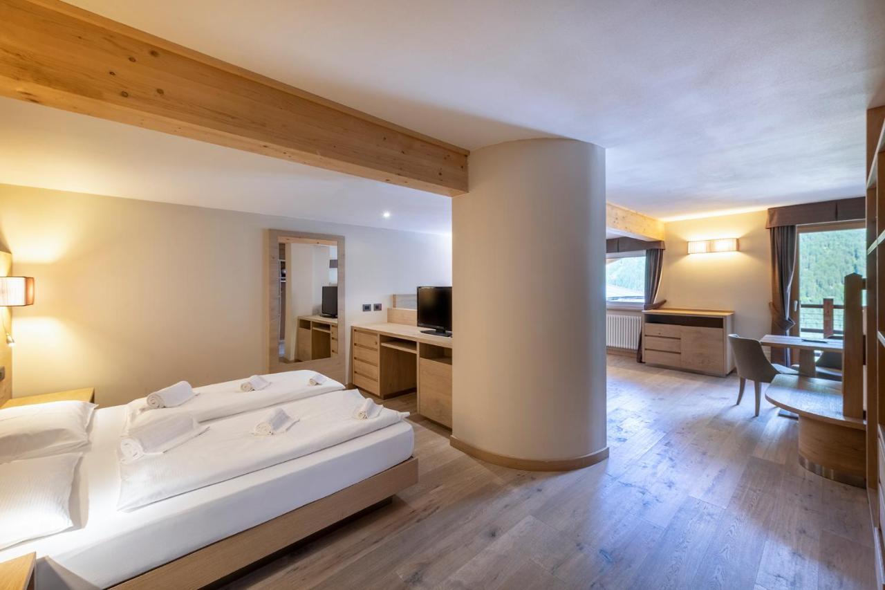 Design & Suite Hotel Ciarnadoi Vigo di Fassa Ngoại thất bức ảnh