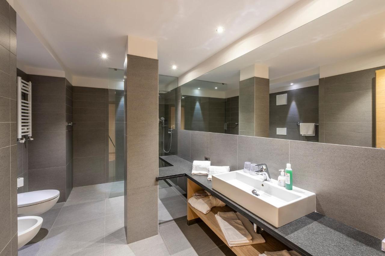 Design & Suite Hotel Ciarnadoi Vigo di Fassa Ngoại thất bức ảnh