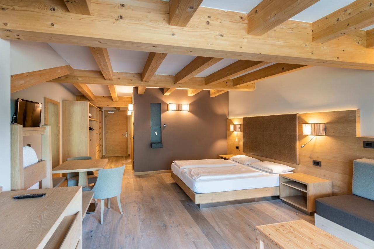 Design & Suite Hotel Ciarnadoi Vigo di Fassa Ngoại thất bức ảnh