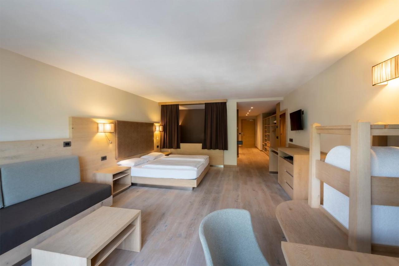 Design & Suite Hotel Ciarnadoi Vigo di Fassa Ngoại thất bức ảnh