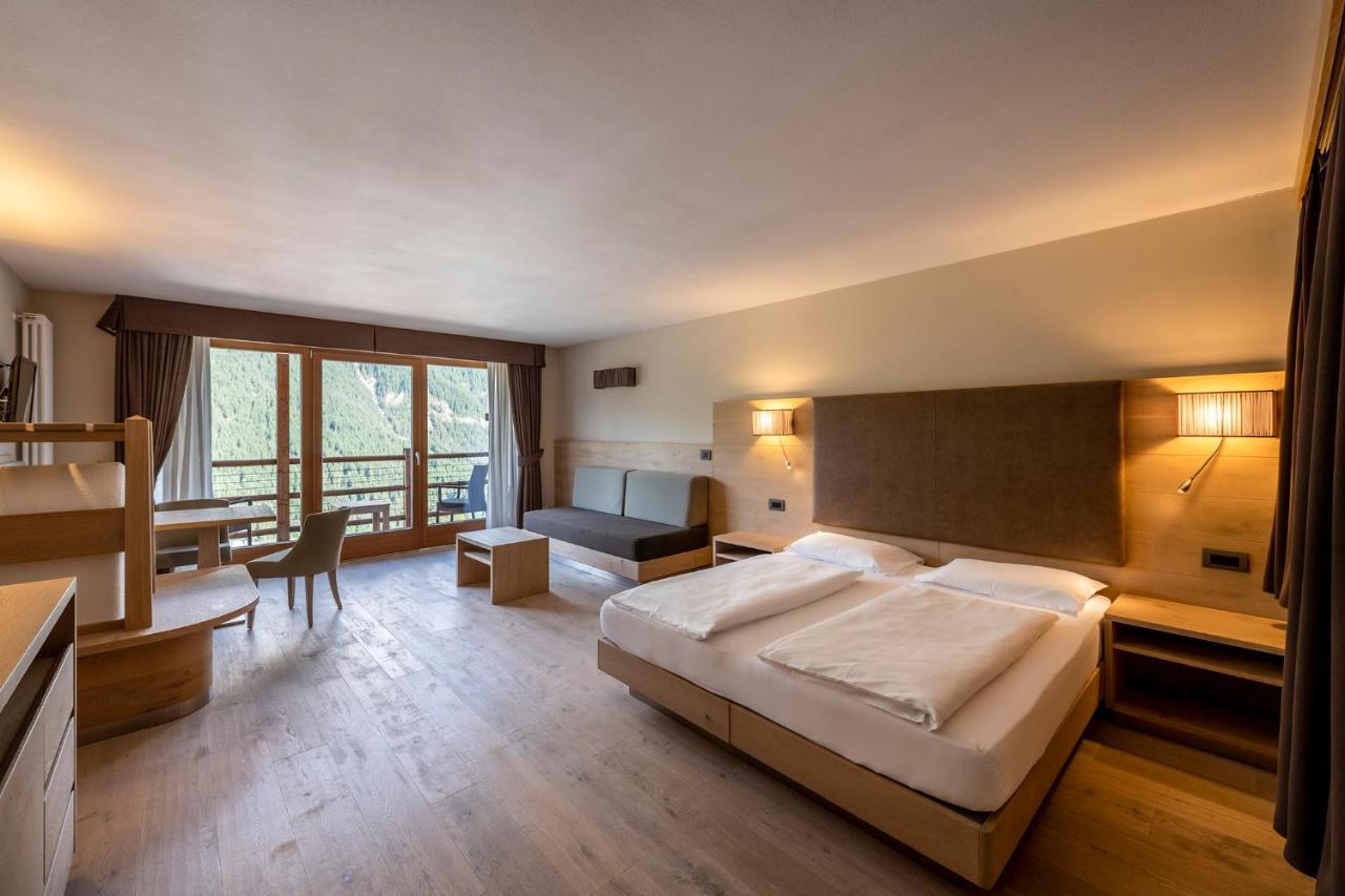 Design & Suite Hotel Ciarnadoi Vigo di Fassa Ngoại thất bức ảnh