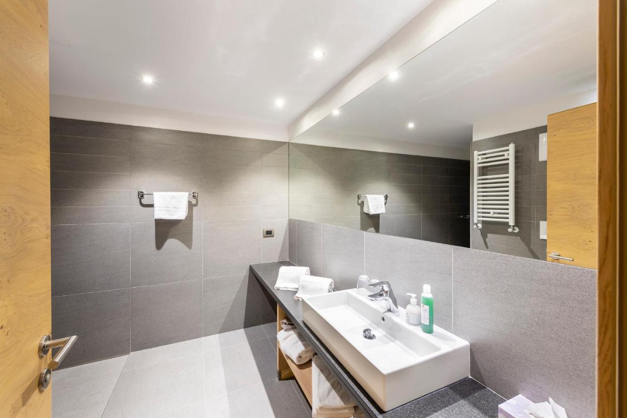 Design & Suite Hotel Ciarnadoi Vigo di Fassa Ngoại thất bức ảnh