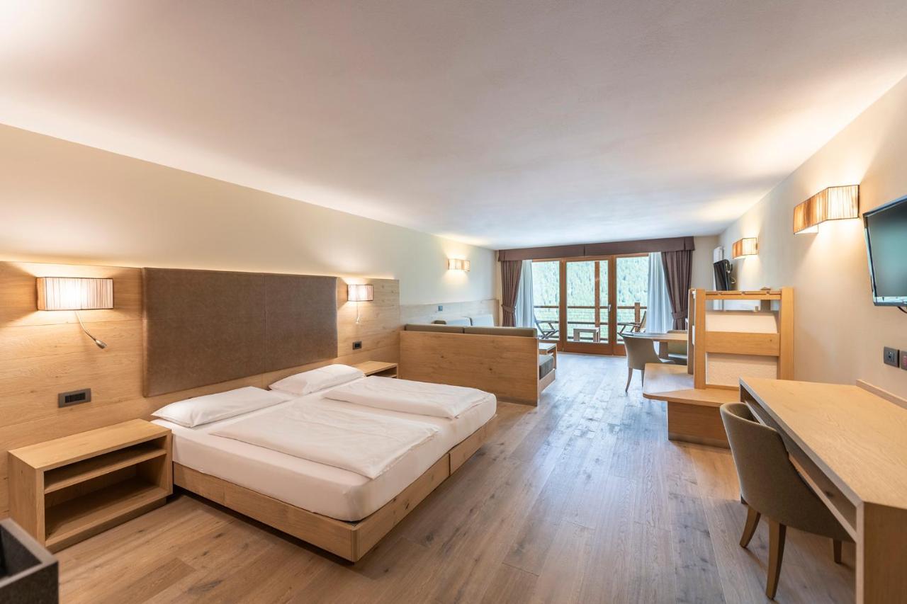 Design & Suite Hotel Ciarnadoi Vigo di Fassa Ngoại thất bức ảnh