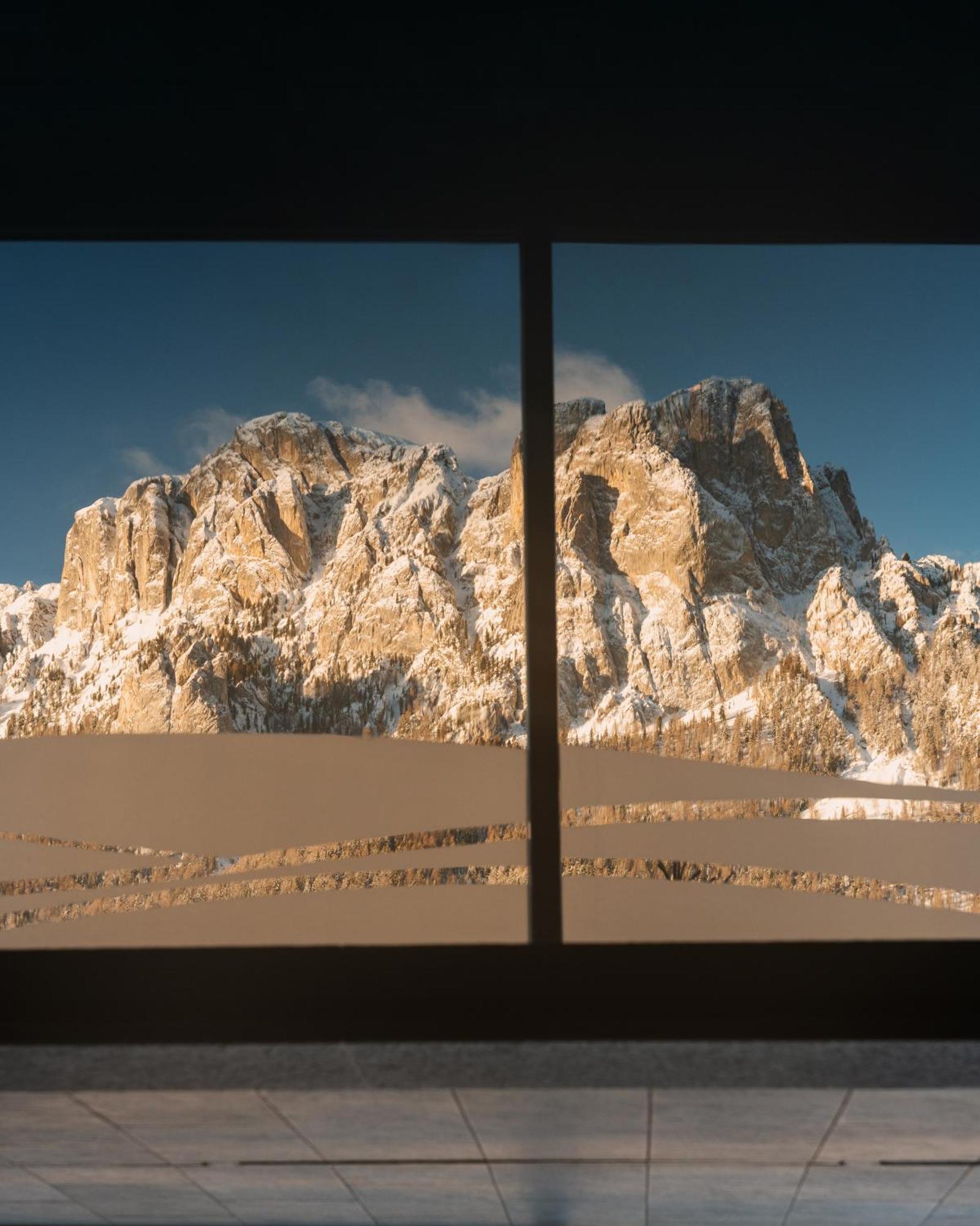 Design & Suite Hotel Ciarnadoi Vigo di Fassa Ngoại thất bức ảnh