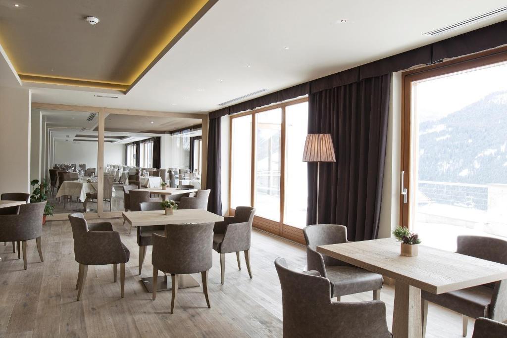 Design & Suite Hotel Ciarnadoi Vigo di Fassa Ngoại thất bức ảnh